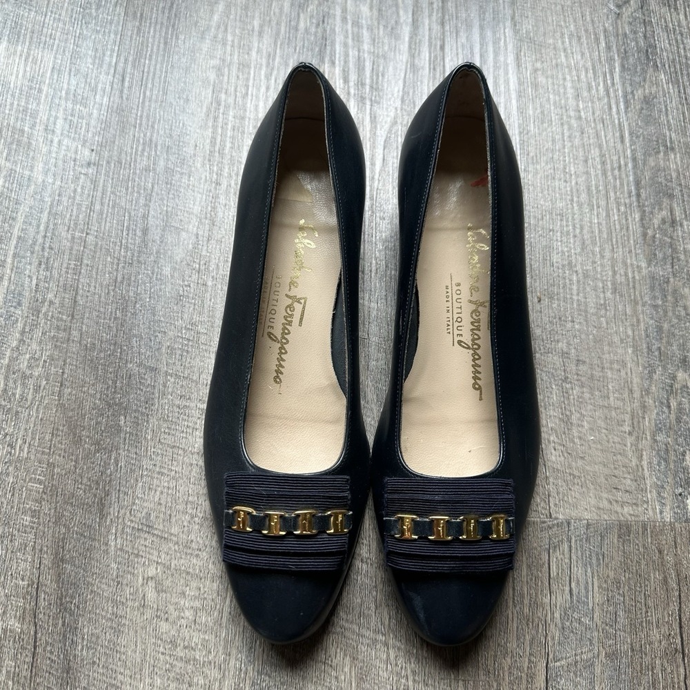 Salvatore‎ Ferragamo Women's Vara Pumps Mini Buckles Size 5 Black Gold